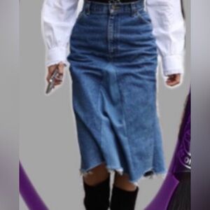 Denim Midi Skirt Im looking for one like this. Anyone out there….